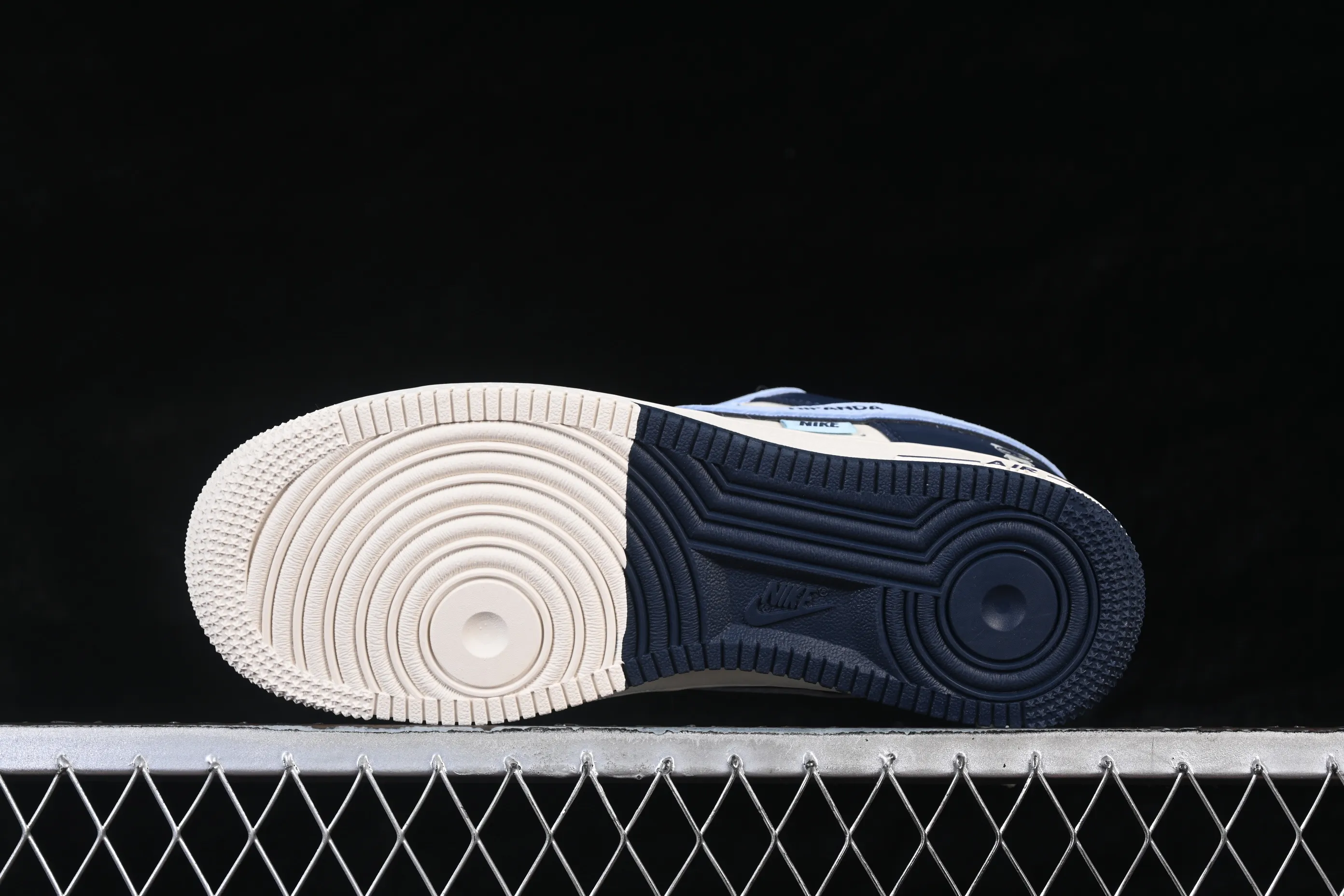 All categories Nk Air Force 1 Air Force series Nk Air Force 1 Low Air Force low top Nike Air Force 1'07 Low Violent Bear joint North Carolina blue double hook Air Force 1 low top casual sneakers XD9314-616